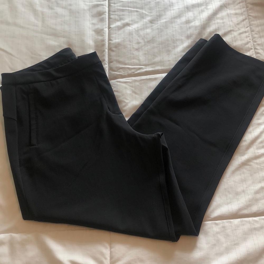 Lululemon black flat front dress plants